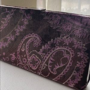 Banana Republic Clutch 💜 purple 🖤 paisley